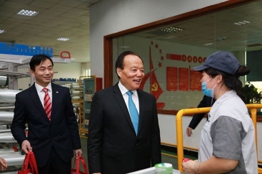 大年初一，張毓強總裁慰問堅守崗位員工